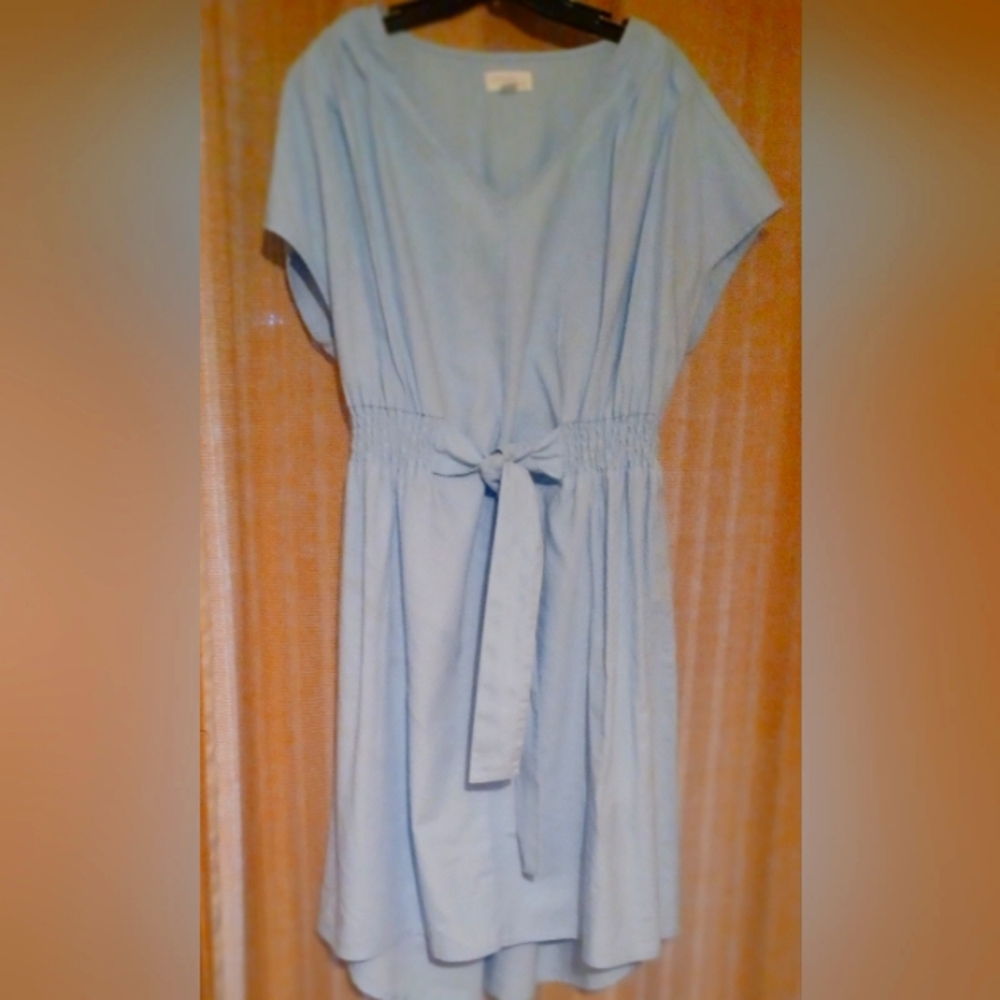 Morgan Taylor midi dress with attached sash. EUC